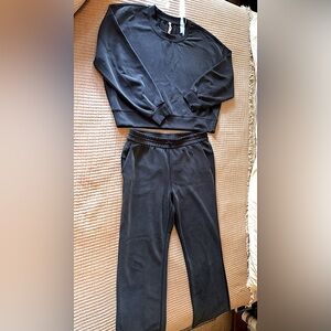 Lululemon Softstreme pants & crew neck pull over sweatshirt. Size 12 Navy